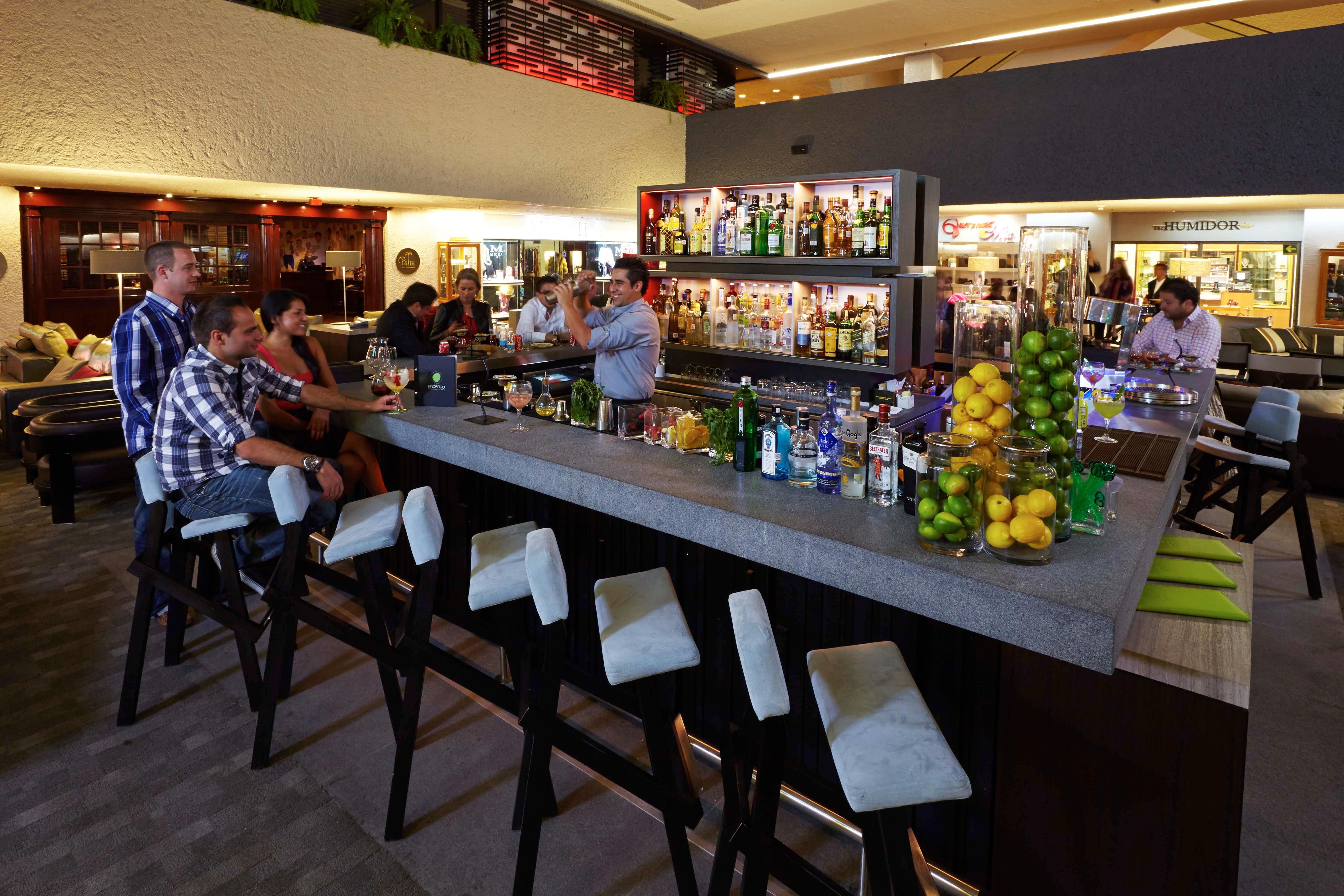Presidente Intercontinental Mexico City By Ihg Zewnętrze zdjęcie The bar at the new lounge