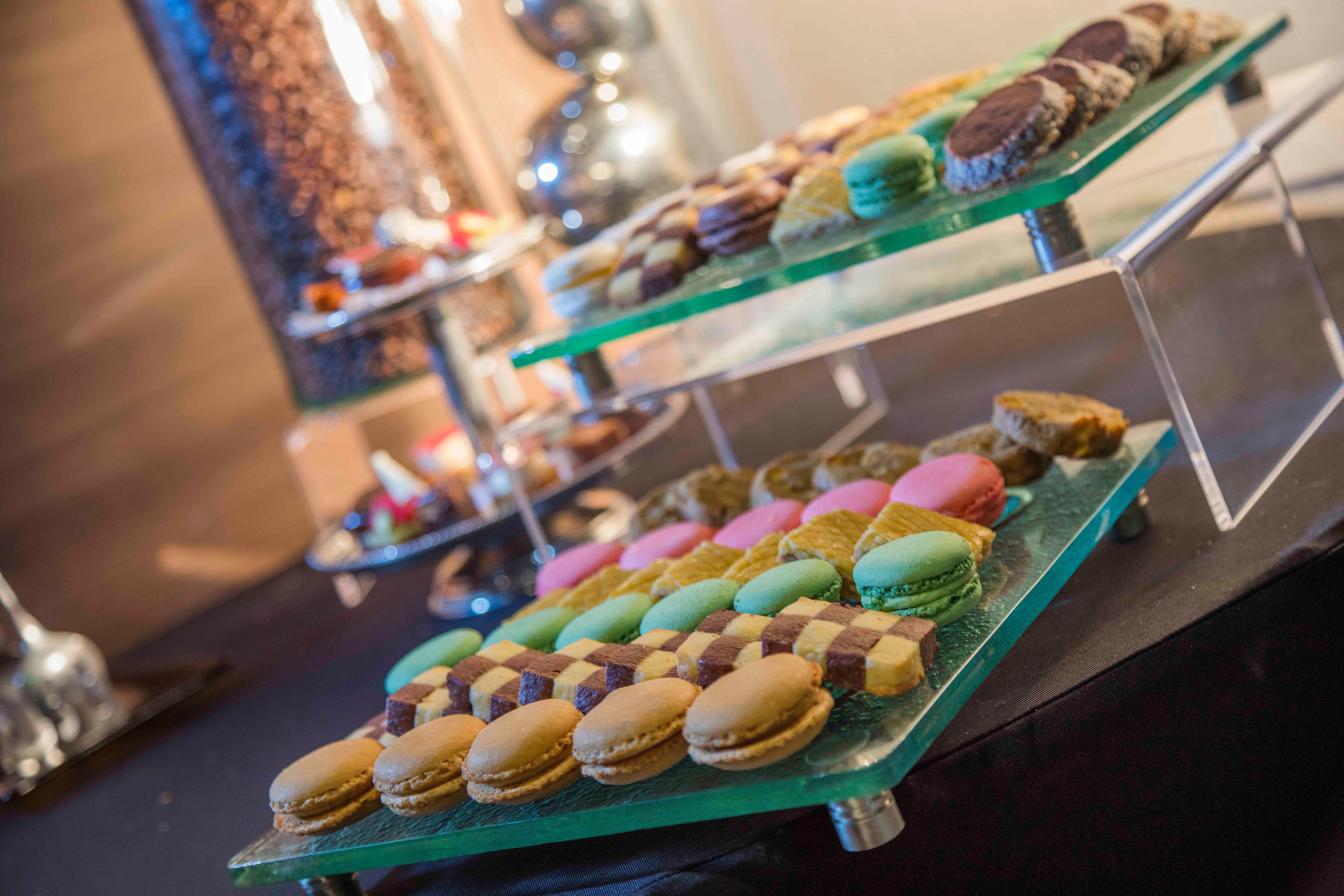 Presidente Intercontinental Mexico City By Ihg Zewnętrze zdjęcie A selection of petits fours